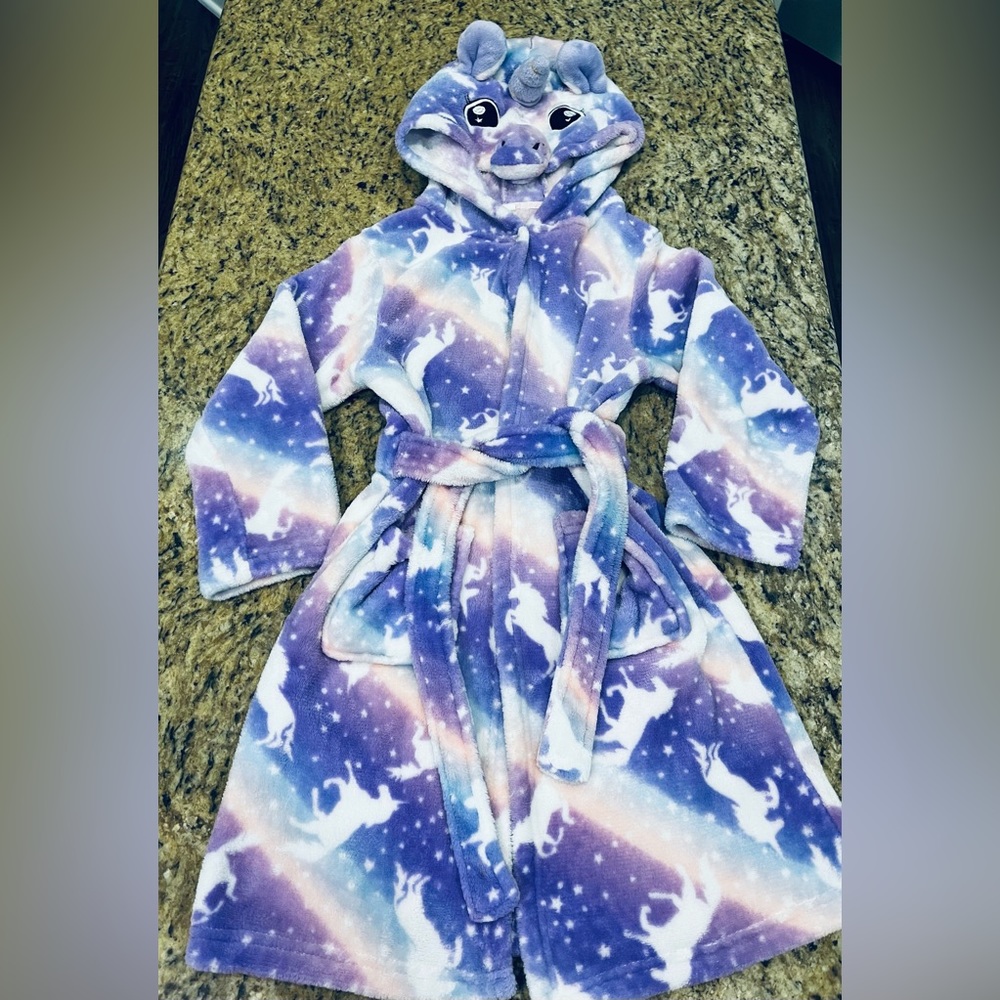 Girls size 6/7 unicorn pink, purple & white plush warm robe